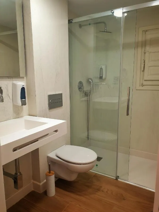 4U Suites Granada Apartment