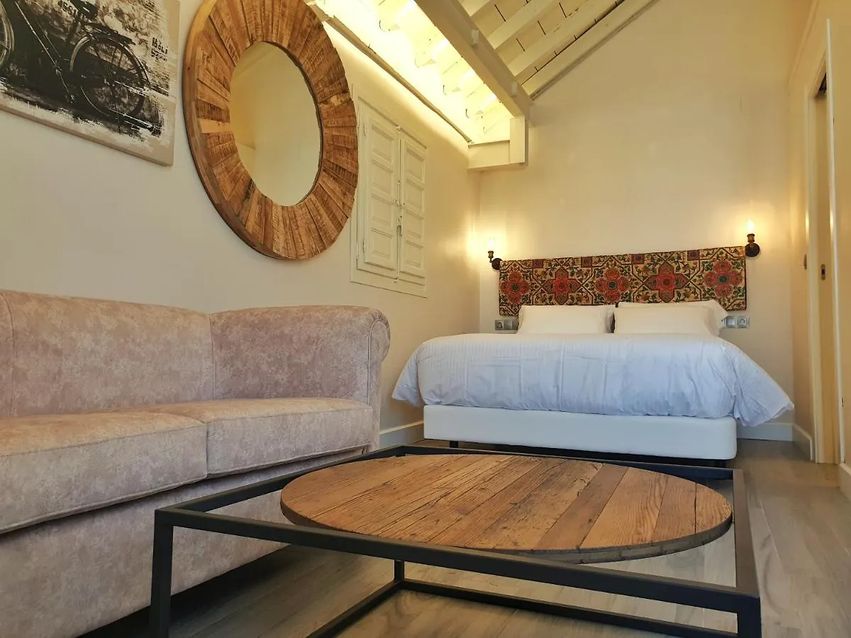 4U Suites Granada Apartment