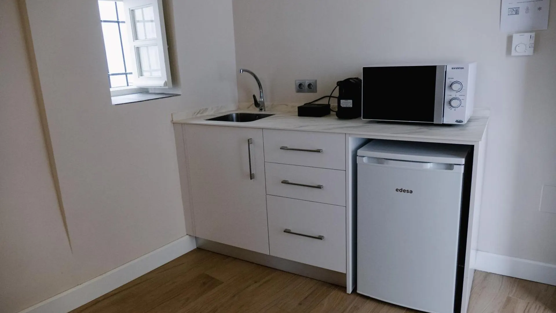 4U Suites Granada Apartment