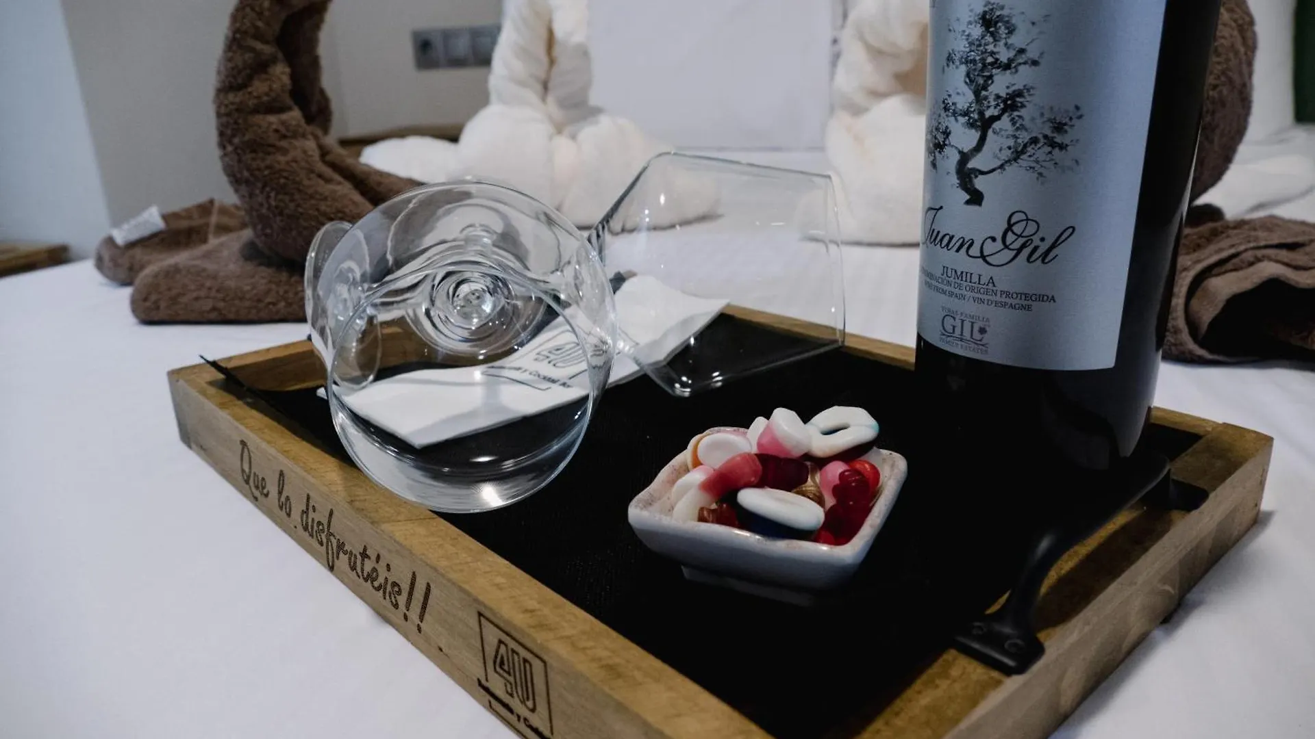 4U Suites Granada Apartment